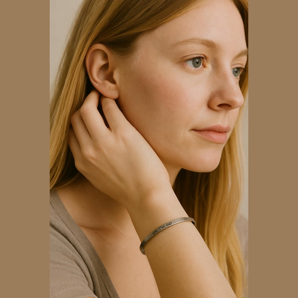 SISTERS Silver Tone Bangle Bracelet One Size Women's